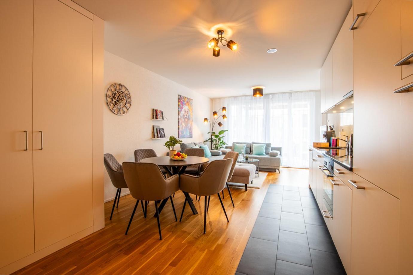 Special Einstein II Apartment Basel, Messe Kleinbasel 10-Star Exteriör bild